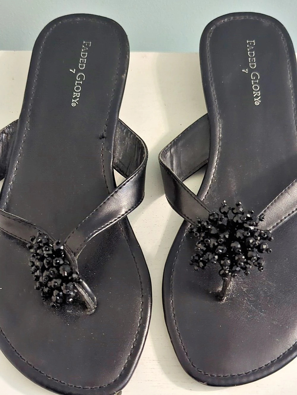 Faded Glory Sz 7 Black Beaded Thong Sandals